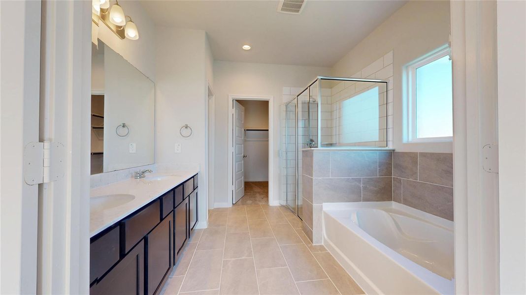 Furnished interior view inside a new home in Lexington Heights 50', Willis (Image 9).