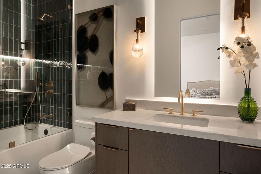 Ensuite 2 Bath Ensuite 2 Bath