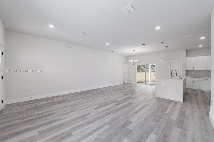 Spacious, unfurnished interior of a new home in , Ocala (Image 19).