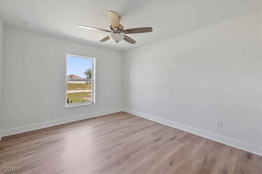 Spacious, unfurnished interior of a new home in Cape Coral, Cape Coral (Image 24).