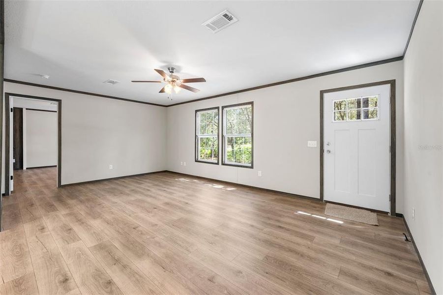 Spacious, unfurnished interior of a new home in , Dunnellon (Image 9).