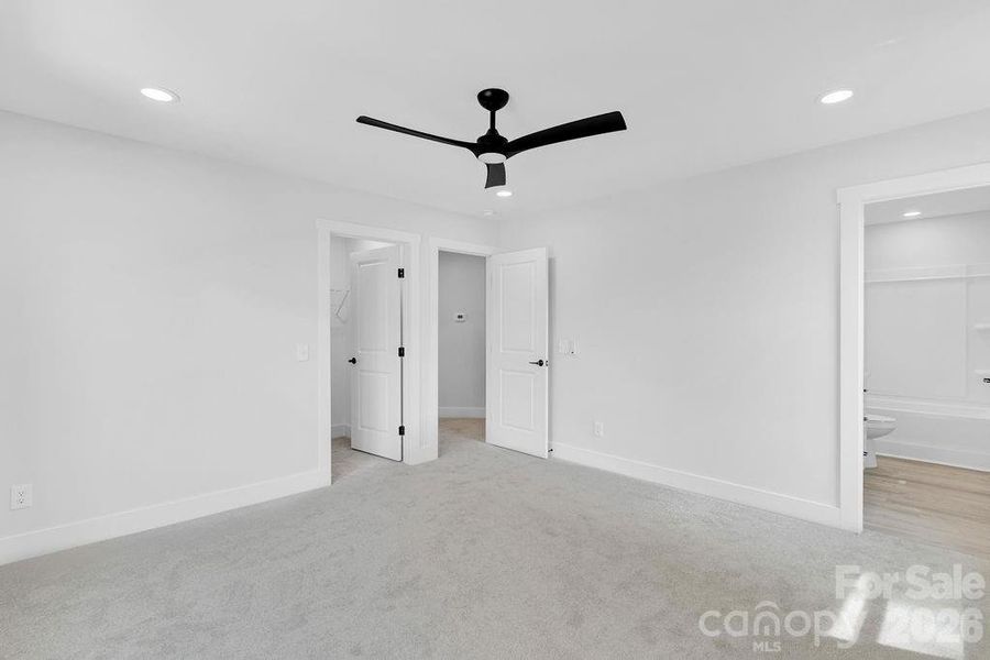 Spacious, unfurnished interior of a new home in , Gastonia (Image 24).