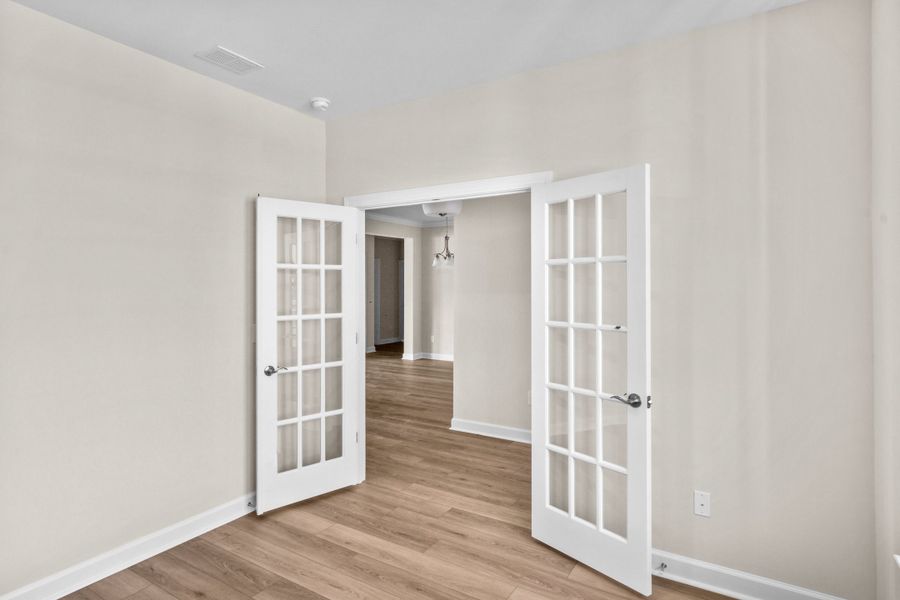 Spacious, unfurnished interior of a new home in Traditions at Carolina Forest, Myrtle Beach (Image 15).