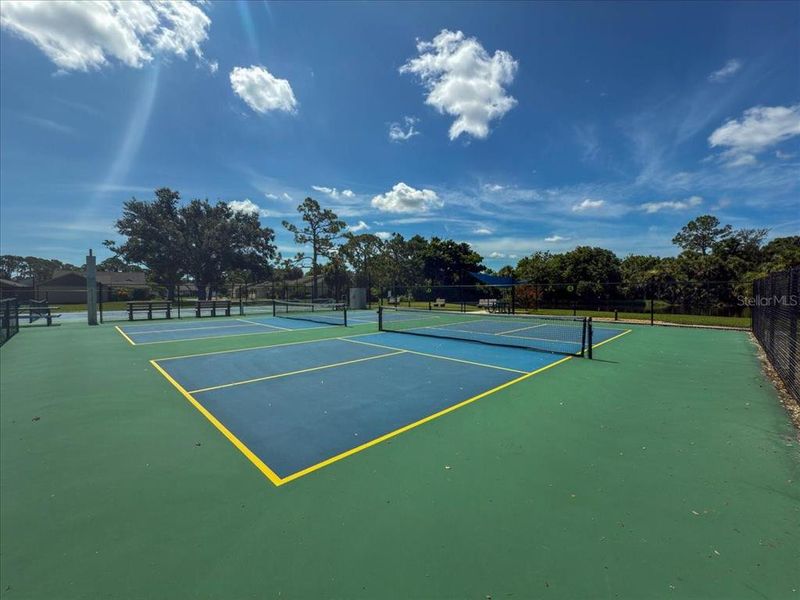 Community amenities in , Englewood (Image 38).