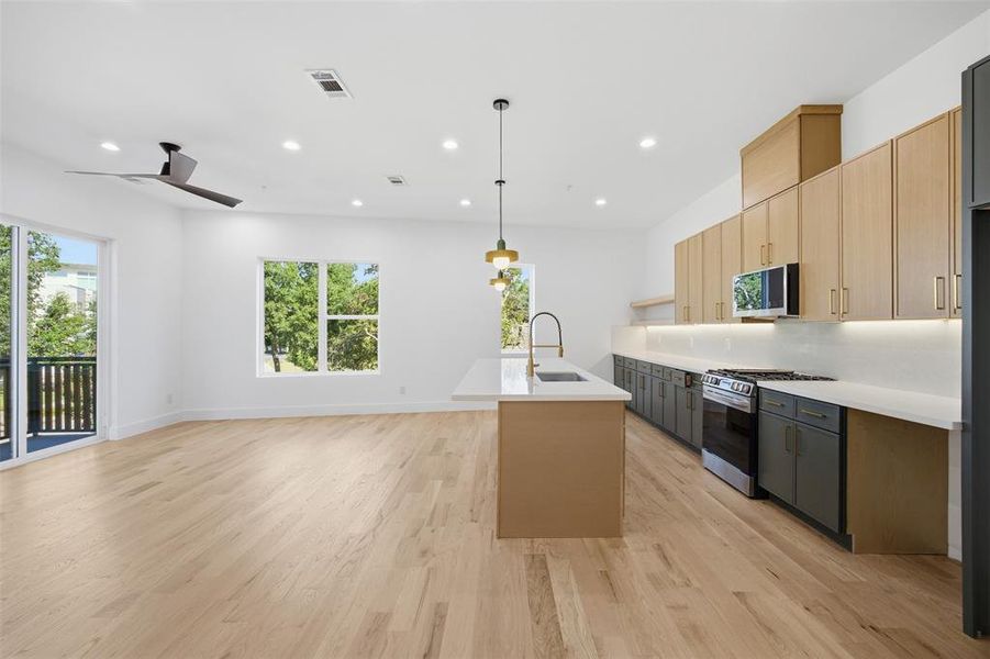 Furnished interior view inside a new home in , Dallas (Image 5).
