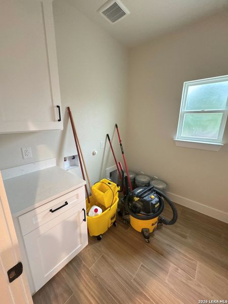 Image 27 of a home in . Image 27 of a home in .
