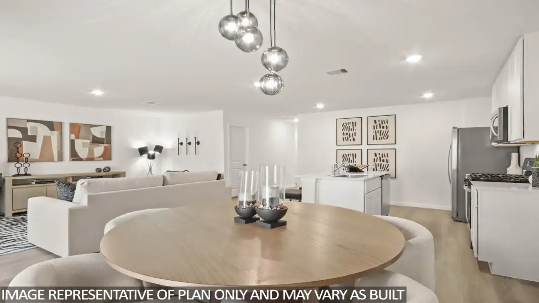 Furnished interior view inside a new home in Silverthorne, Conroe (Image 7).