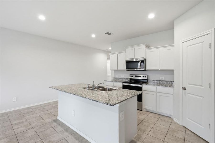 Furnished interior view inside a new home in , Fort Worth (Image 7).