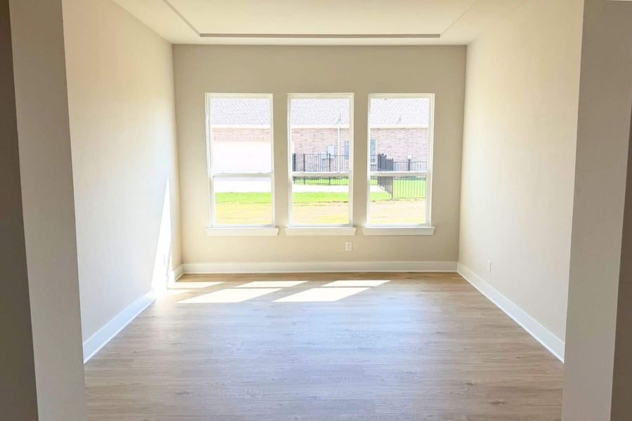 Spacious, unfurnished interior of a new home in Ridge Park Estates, Royse City (Image 11).