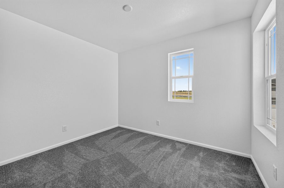 Spacious, unfurnished interior of a new home in Lake Bluff, Greeley (Image 16).