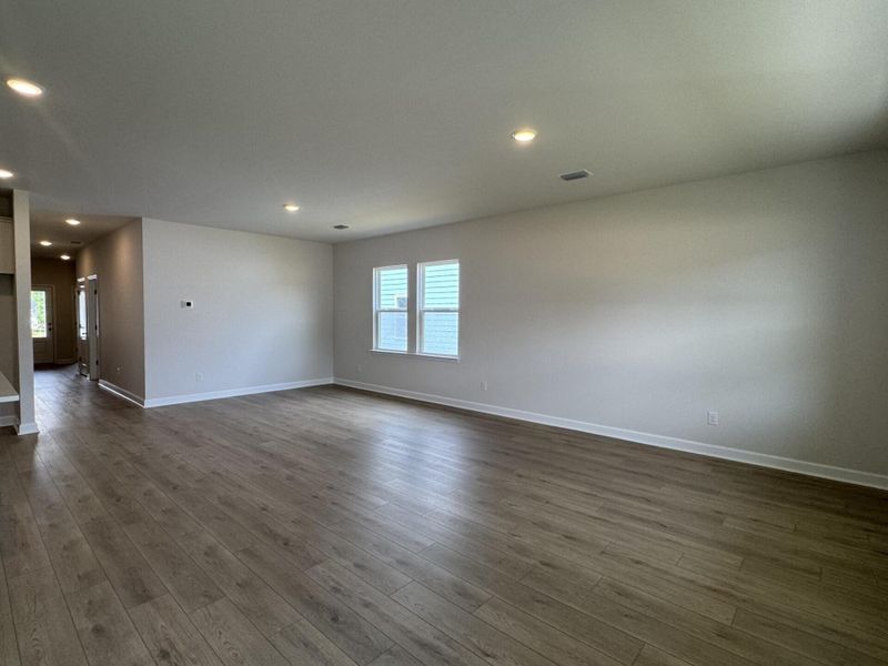 Spacious, unfurnished interior of a new home in , Ravenel (Image 17).