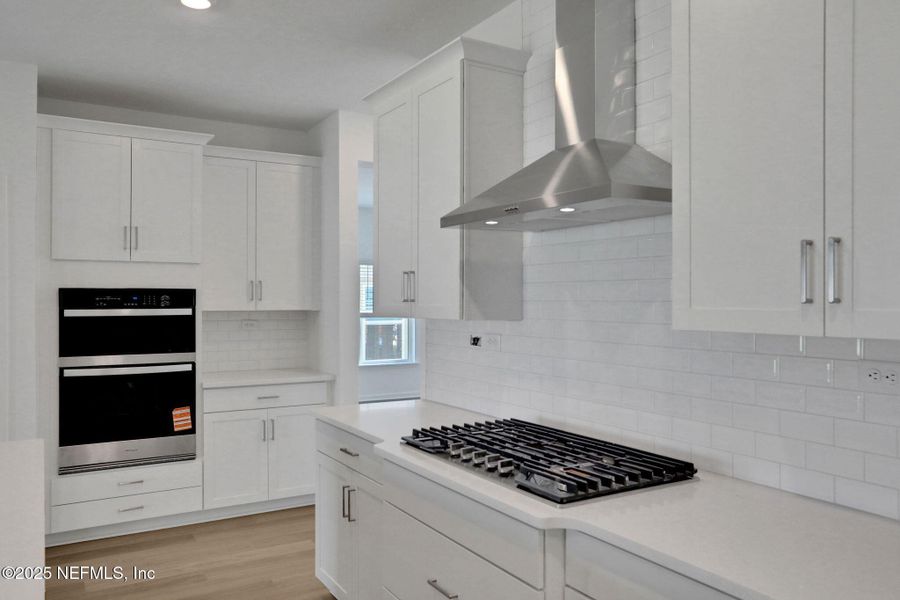 Close-up of interior finishes inside a home in Jennings Farm, Middleburg (Image 19).