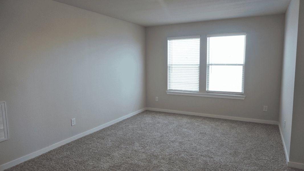 Spacious, unfurnished interior of a new home in London Towne, Corpus Christi (Image 13).