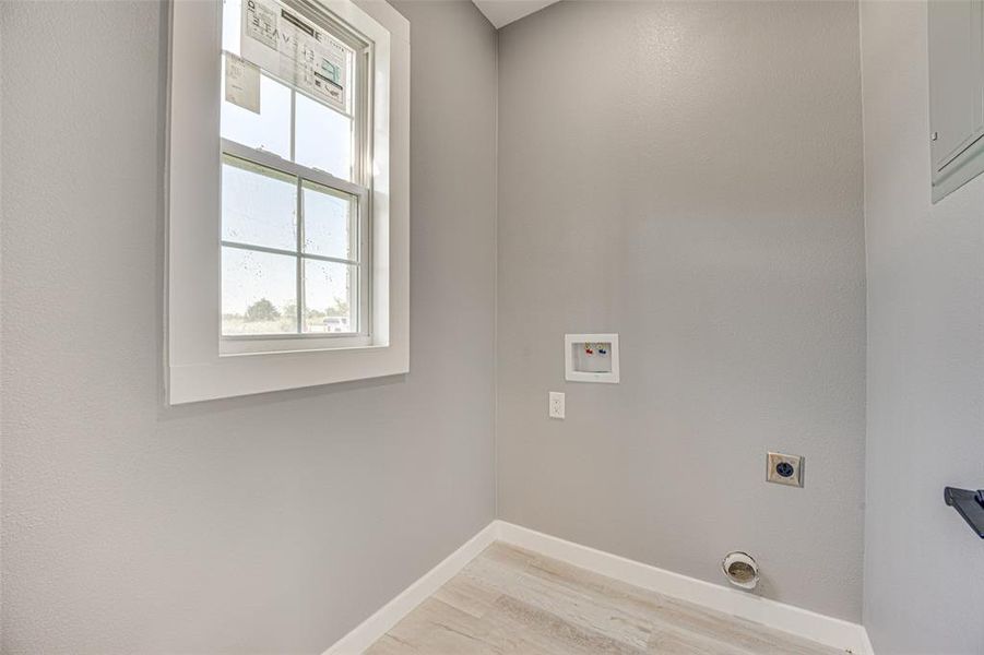 Spacious, unfurnished interior of a new home in , Rice (Image 16).