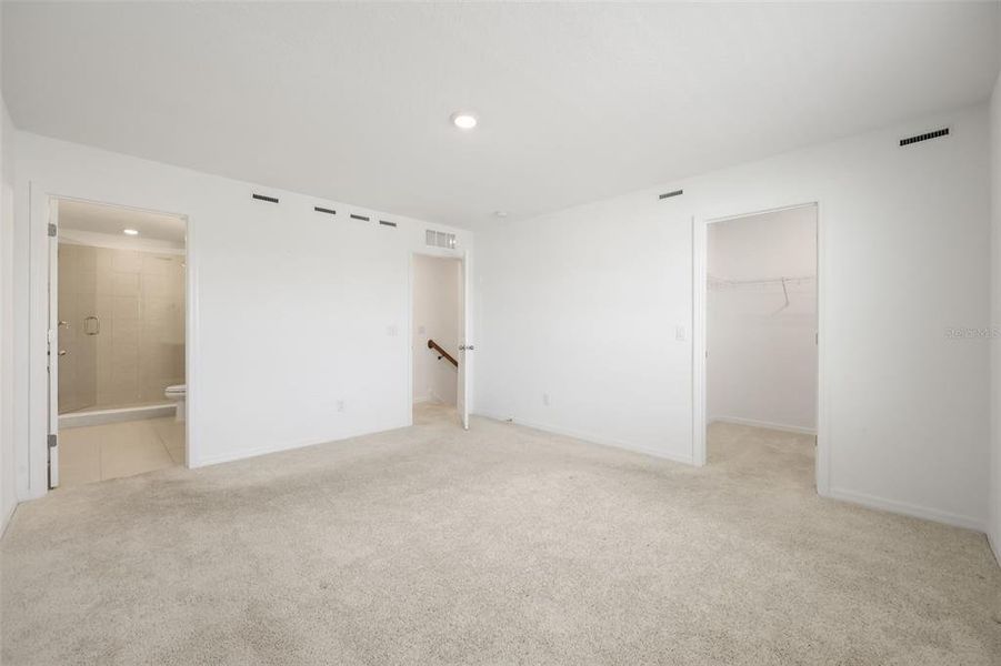Spacious, unfurnished interior of a new home in , Winter Garden (Image 33). Spacious, unfurnished interior of a new home in , Winter Garden (Image 33).