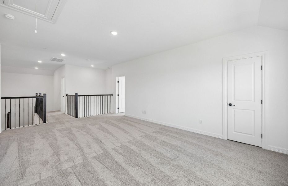 Spacious, unfurnished interior of a new home in Lago Mar, Texas City (Image 20).