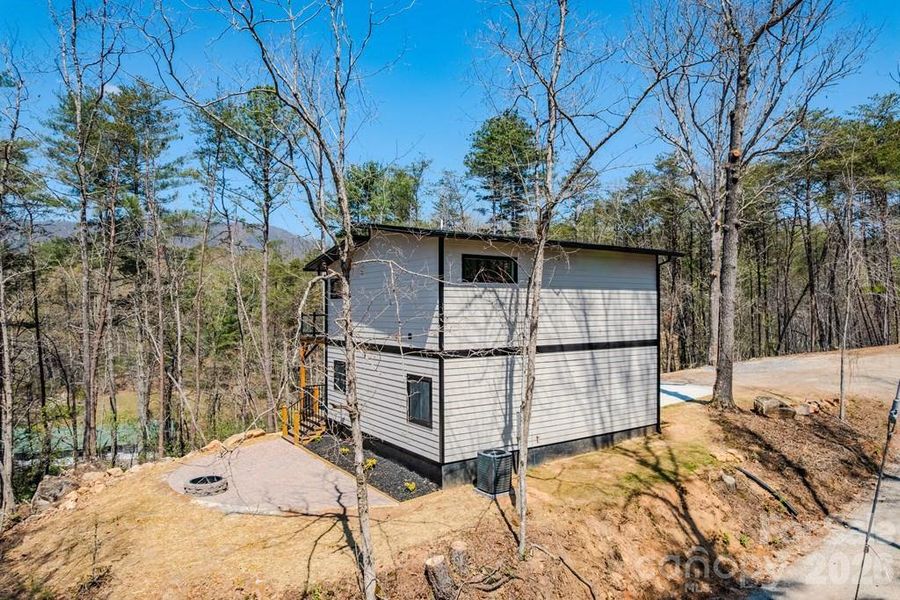 Exterior details and patio area of a home in , Whittier (Image 28).
