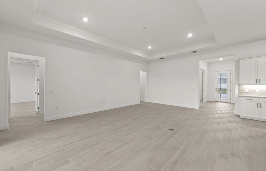 Spacious, unfurnished interior of a new home in Del Webb Catalina, Lakewood Ranch (Image 20).