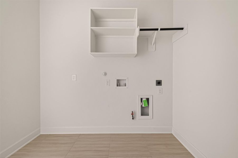 Spacious, unfurnished interior of a new home in , Brookshire (Image 34).