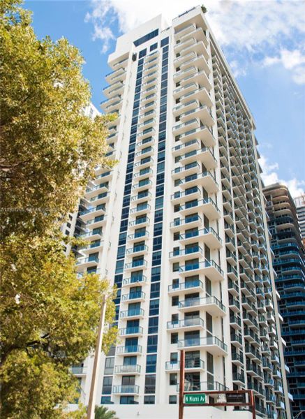 Condo located in Miami, FL showcasing its design and architecture (Image 21).