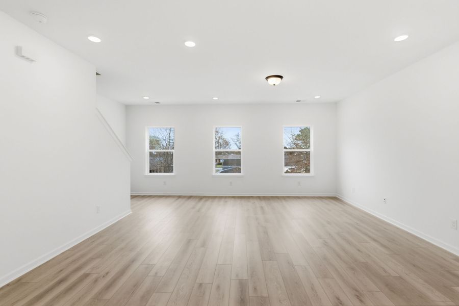 Spacious, unfurnished interior of a new home in Sweetbriar Place, Lebanon (Image 14).