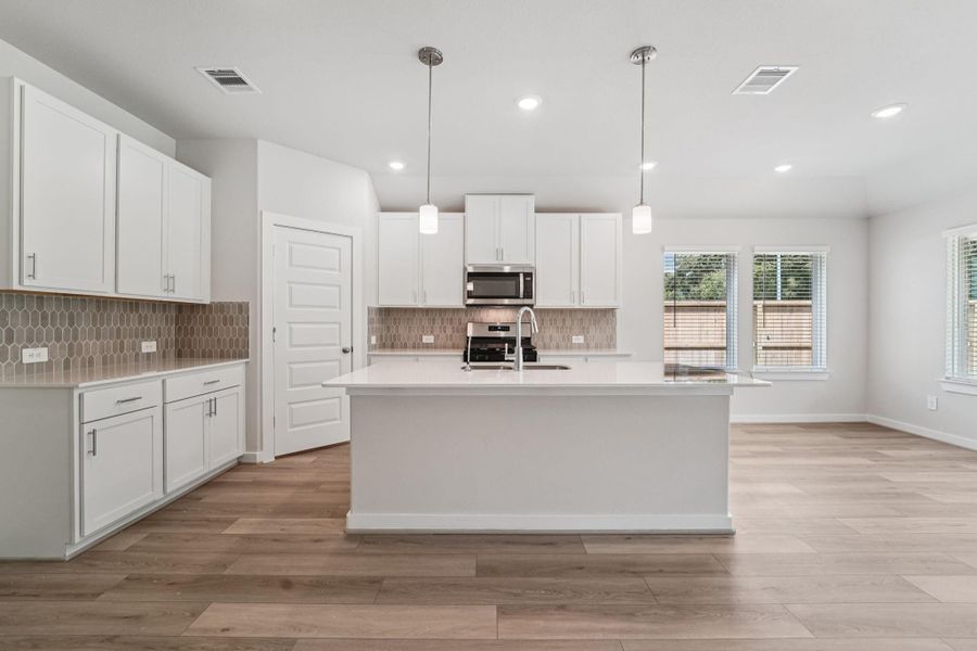 Furnished interior view inside a new home in Stewart's Ranch, Conroe (Image 8).