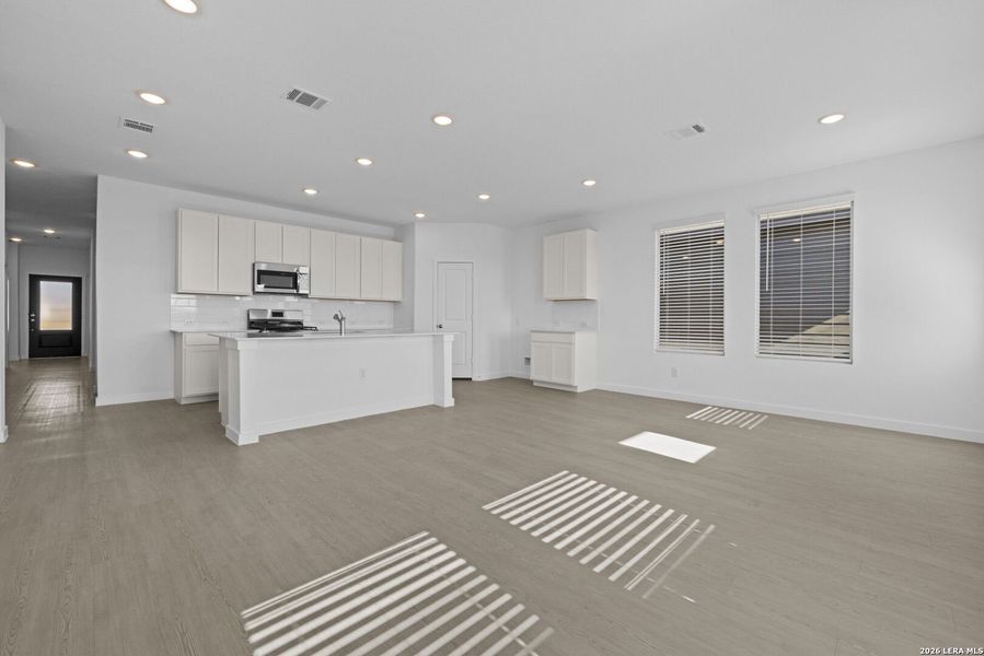 Spacious, unfurnished interior of a new home in Voss Farms, New Braunfels (Image 13). Spacious, unfurnished interior of a new home in Voss Farms, New Braunfels (Image 13).