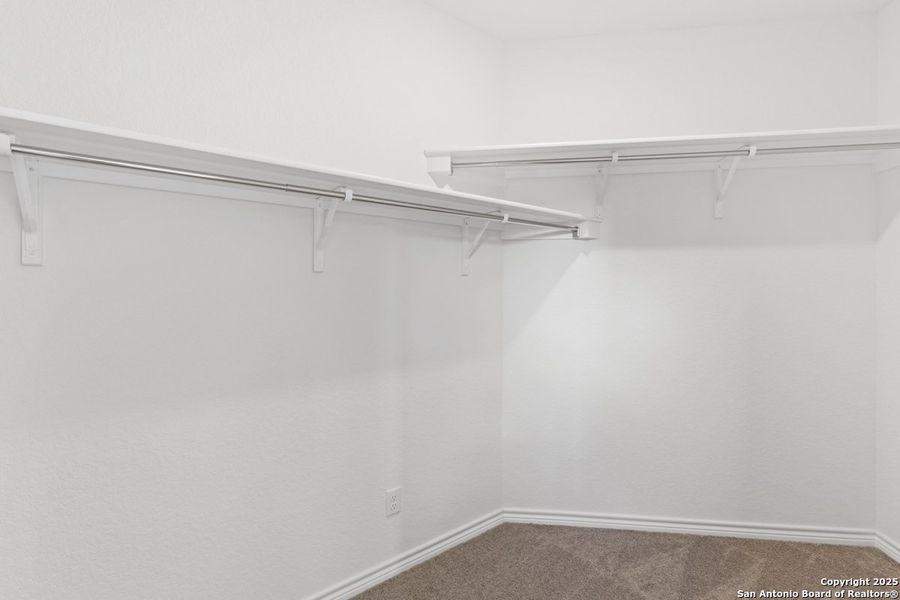 Image 28 of a home in Woodside Farms.