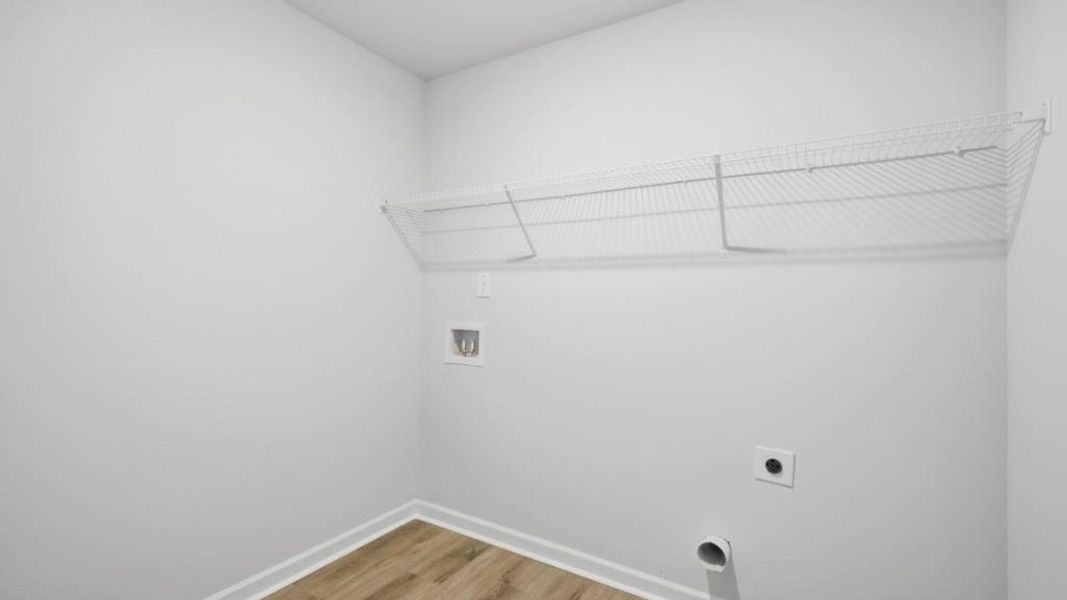 Spacious, unfurnished interior of a new home in Fairway 17 at Mirror Lake, Villa Rica (Image 18).