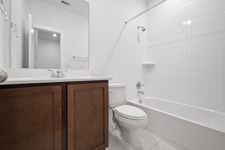 Furnished interior view inside a new home in Sierra Vista, Rosharon (Image 4).