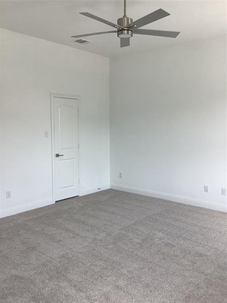 Spacious, unfurnished interior of a new home in , Euless (Image 25). Spacious, unfurnished interior of a new home in , Euless (Image 25).