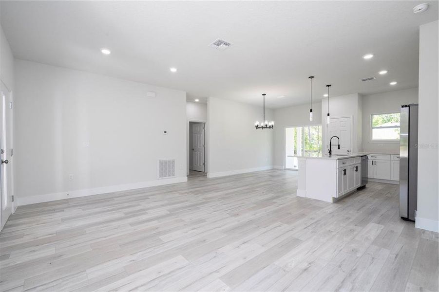 Spacious, unfurnished interior of a new home in , Citrus Springs (Image 15).