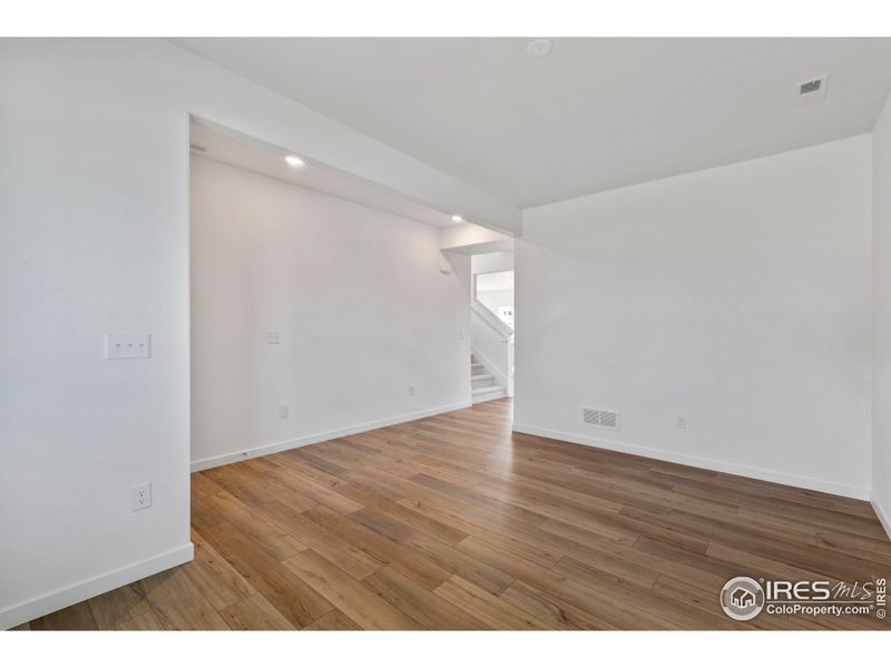 Spacious, unfurnished interior of a new home in Granary, Johnstown (Image 19).