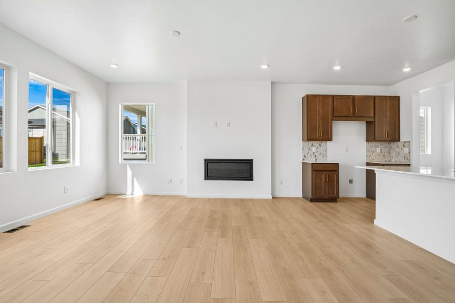 Spacious, unfurnished interior of a new home in Trailstone, Arvada (Image 15).