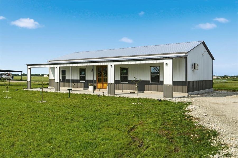Exterior details and patio area of a home in , Leroy (Image 25).