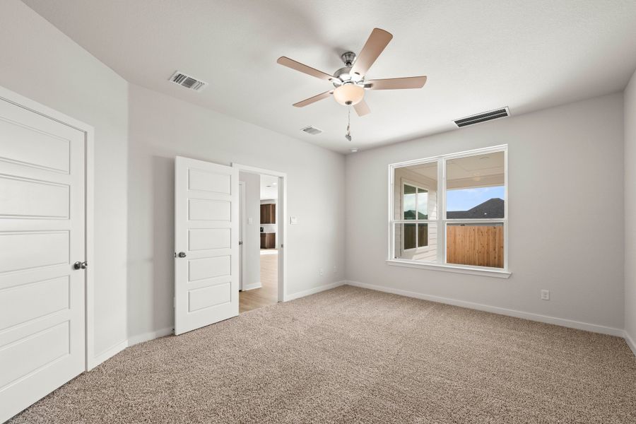 Spacious, unfurnished interior of a new home in Hartrick Ranch, Temple (Image 8). Spacious, unfurnished interior of a new home in Hartrick Ranch, Temple (Image 8).