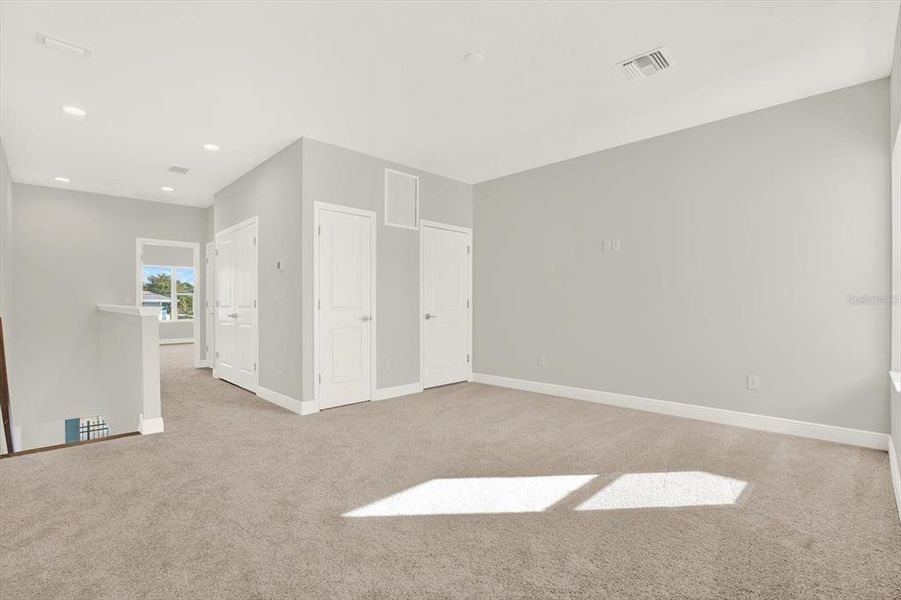 Spacious, unfurnished interior of a new home in , Seminole (Image 16).