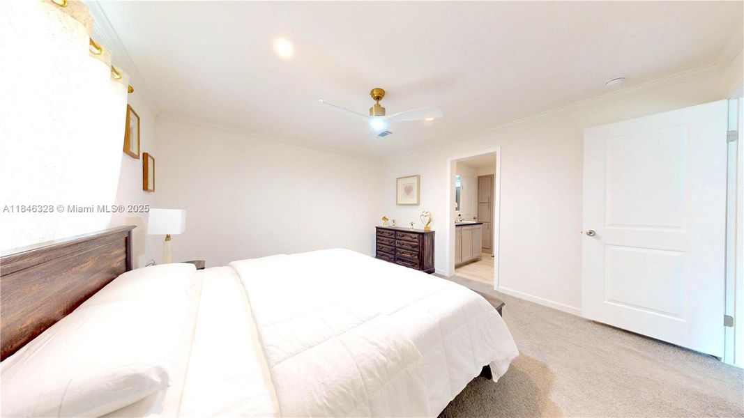 Furnished interior view inside a new home in , Clewiston (Image 12).