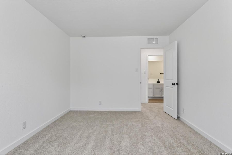 Spacious, unfurnished interior of a new home in Cordova Trails, Seguin (Image 16).