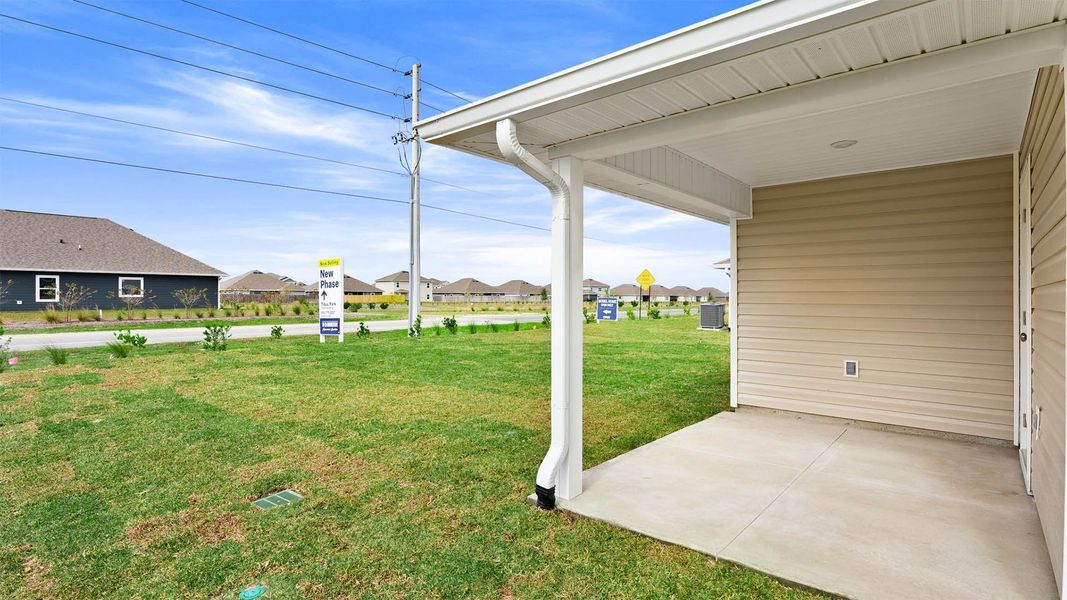 Representative exterior details of a home built from the The Cali by D.R. Horton in Titus Park, Panama City (Image 17).