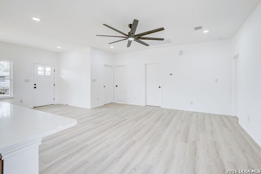 Spacious, unfurnished interior of a new home in , San Antonio (Image 14).