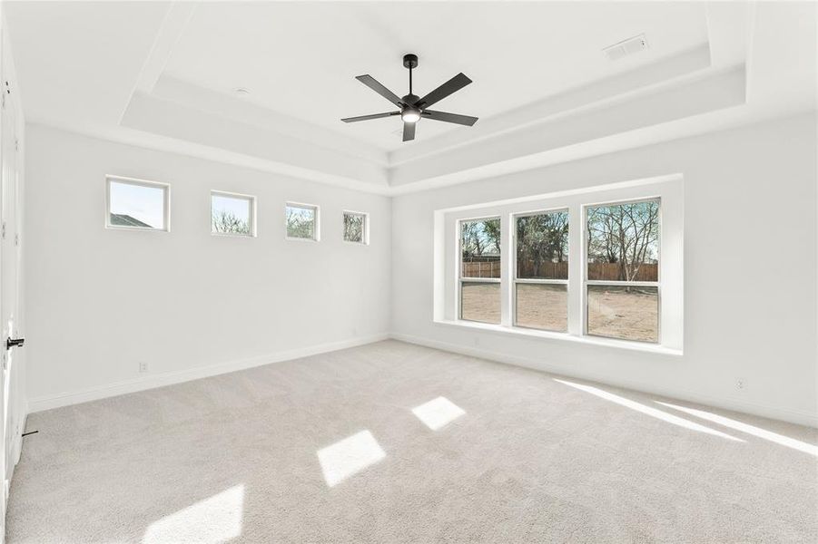 Spacious, unfurnished interior of a new home in Crystal Lake Estates, Red Oak (Image 27).