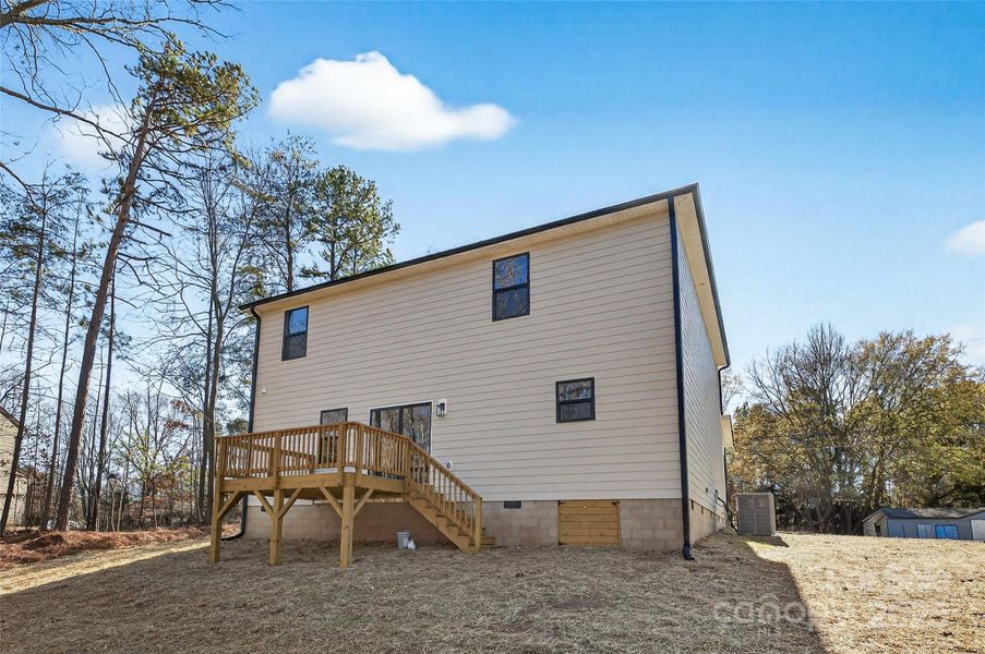 Exterior details and patio area of a home in , Charlotte (Image 24).