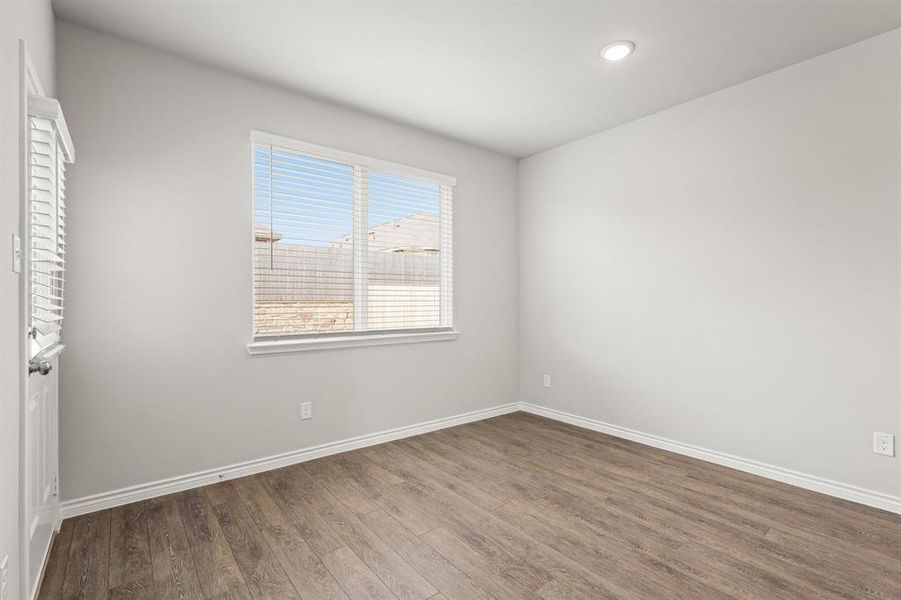 Spacious, unfurnished interior of a new home in Deer Creek, Crowley (Image 12).