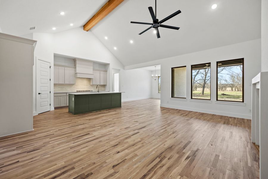 Spacious, unfurnished interior of a new home in Rolling Creek Ranch, Aledo (Image 19).