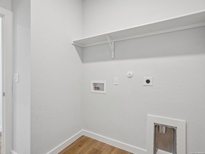 Spacious, unfurnished interior of a new home in Talley Fields, San Antonio (Image 19).