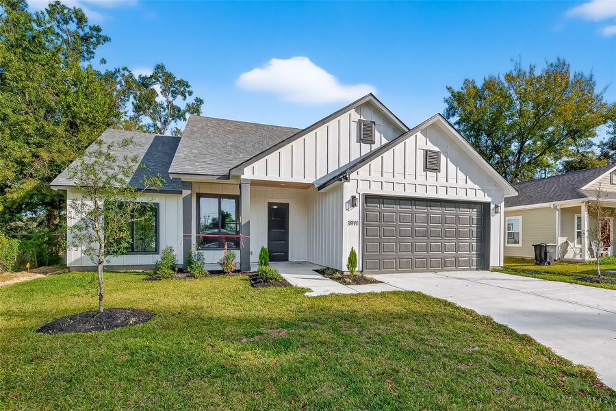 Front exterior of a new home in , Houston, TX, highlighting curb appeal (Image 2). Front exterior of a new home in , Houston, TX, highlighting curb appeal (Image 2).