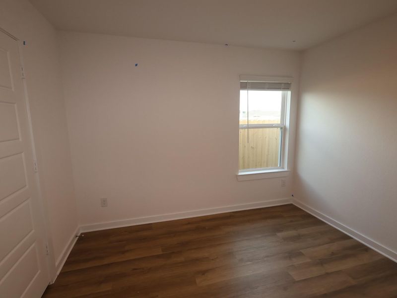 Spacious, unfurnished interior of a new home in Ambrose, La Marque (Image 21).