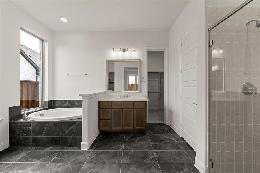 Furnished interior view inside a new home in Nelson Lake, Rockwall (Image 7). Furnished interior view inside a new home in Nelson Lake, Rockwall (Image 7).