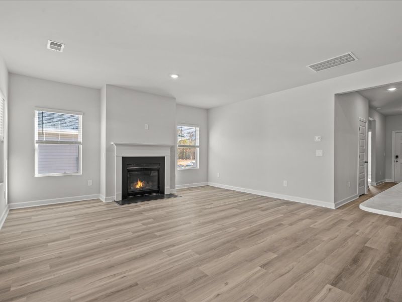 Spacious, unfurnished interior of a new home in Vickery Station, Woodruff (Image 13).